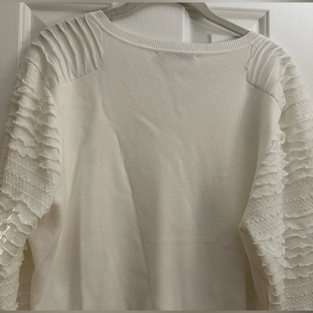 Sioni Cream V-Neck Sweater with Textured Sleeves